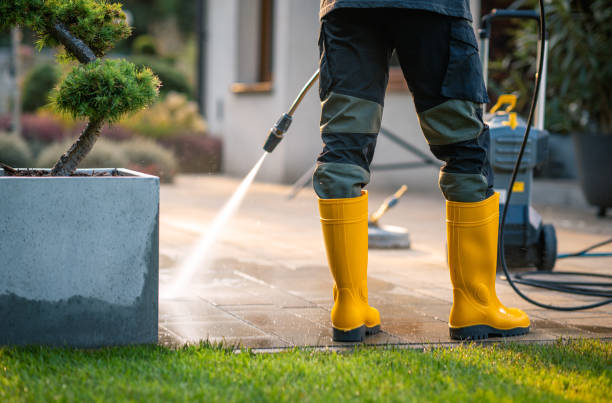 Best Deck Cleaning Services  in Manorhaven, NY
